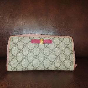 Gucci wallet